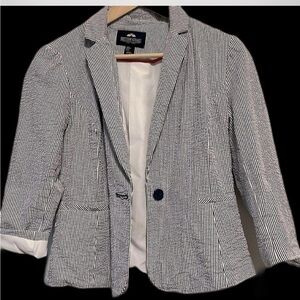 Blazer Seersucker 3/4 Sleeve Cropped Blazer- British Khaki - Womens sz M